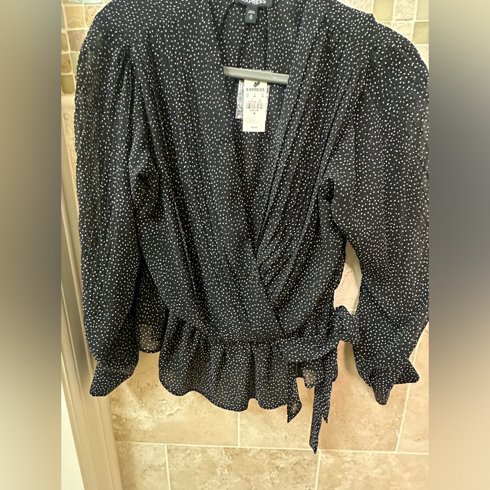 Express blouse size M NWT